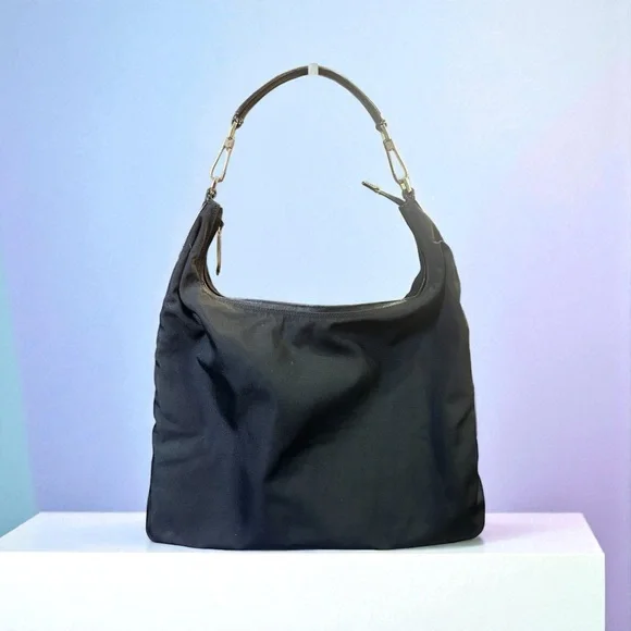 Authentic Vintage Gucci Black Women's shoulder bag - Picture 1 of 7